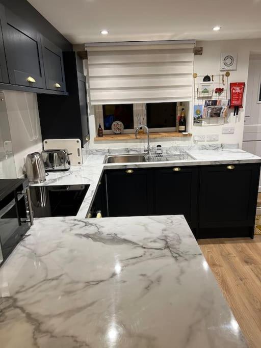 Luxury 2 Bed Cottage In The Centre Of Melbourne เมลเบิร์น ภายนอก รูปภาพ